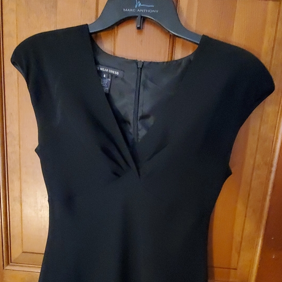 Dress - Picture 2 of 4